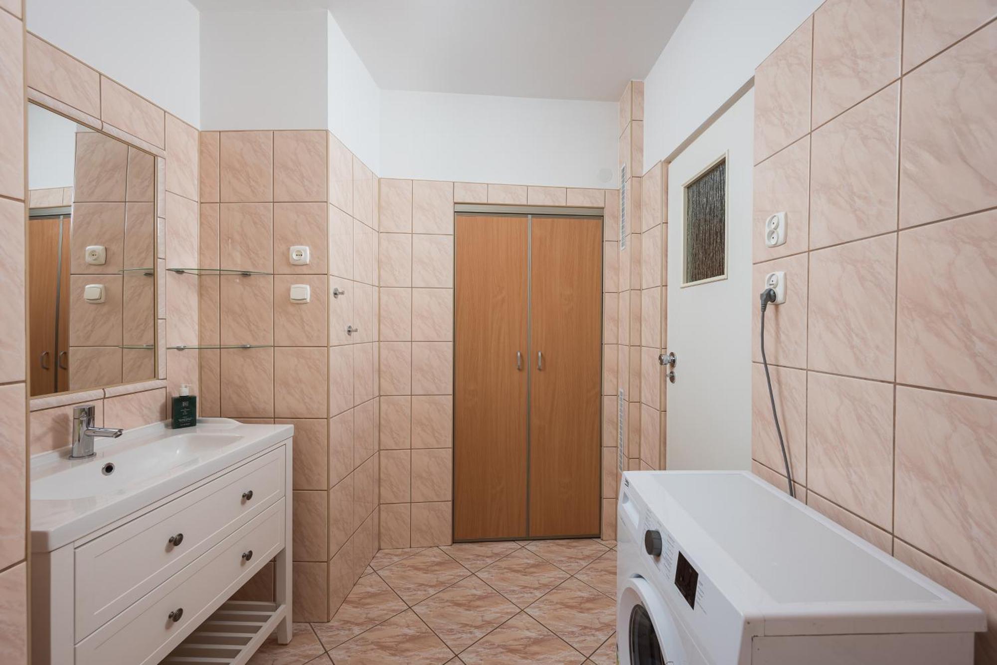 Apartament Wola Ratusz Comfort *